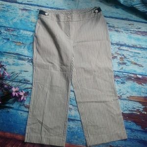 White House Black Market size 8 crop pants